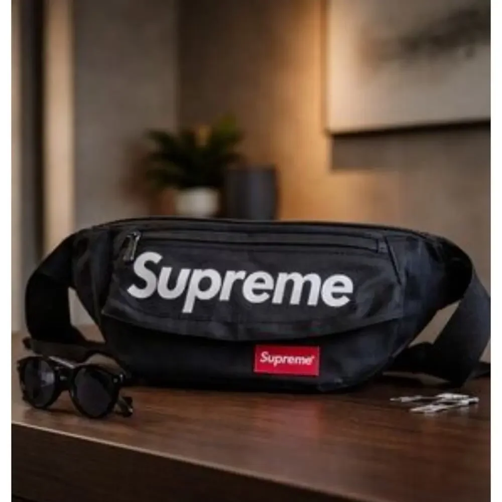 Supreme Fanny Pack Cross Body Bag Black Red Logo‎ See Missing Zipper Pull Sporty